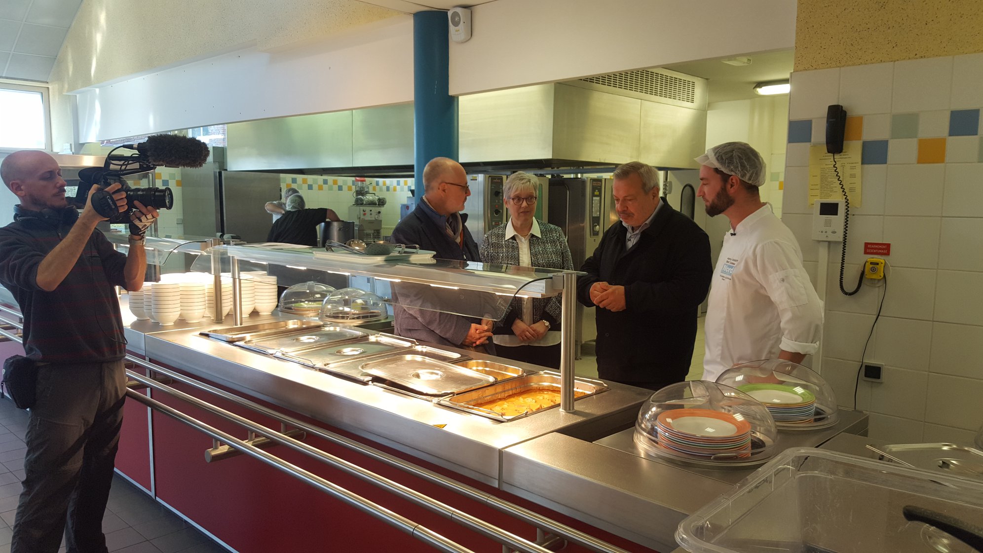 photo: Antonin Mabille sur le tournage de l'émission : Manger c'est voter Nord